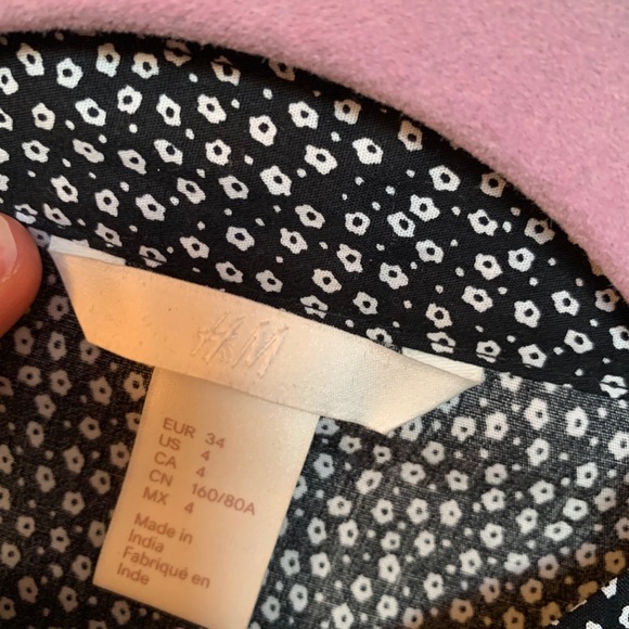 H&M FLORAL RUFFLE BLOUSE - Picture 3 of 4